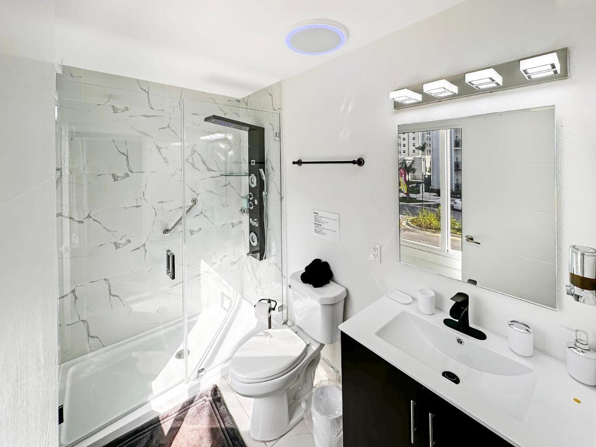 Vacay Spot Experience Luna Sky! 65" Tv Bar, Bbq, Shower Massage Jets, Music, Go To Fl Keys 홈스테드 외부 사진