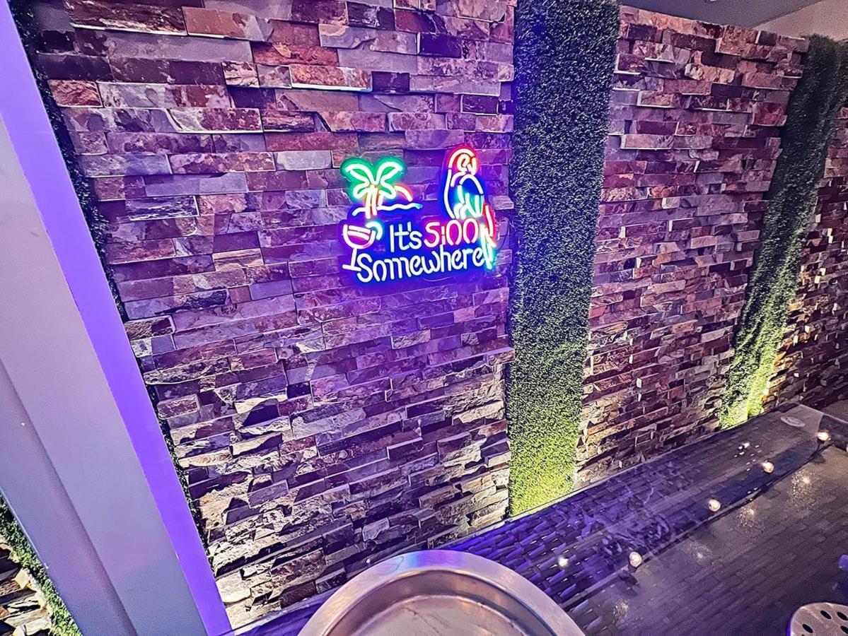 Vacay Spot Experience Luna Sky! 65" Tv Bar, Bbq, Shower Massage Jets, Music, Go To Fl Keys 홈스테드 외부 사진