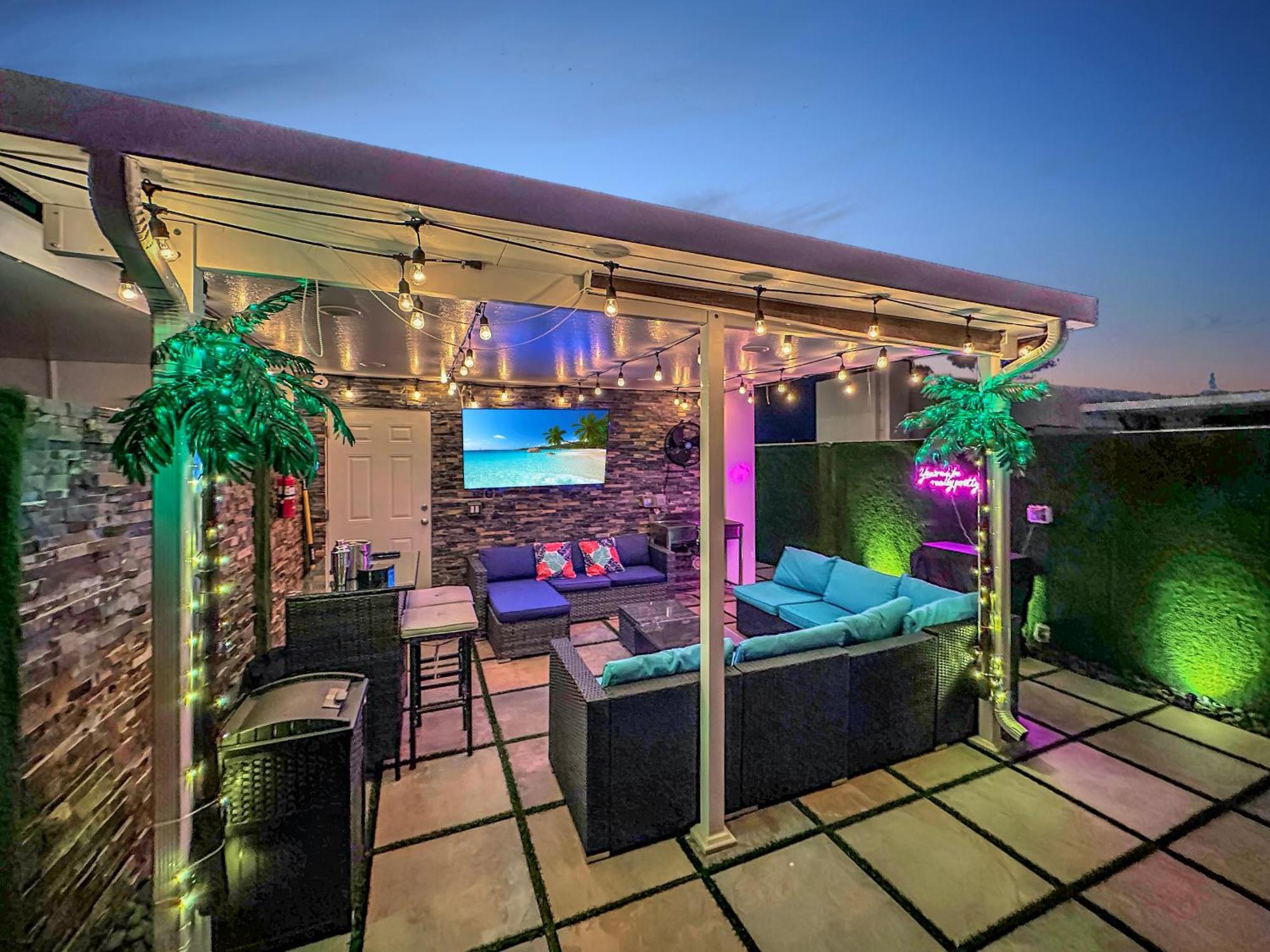 Vacay Spot Experience Luna Sky! 65" Tv Bar, Bbq, Shower Massage Jets, Music, Go To Fl Keys 홈스테드 외부 사진