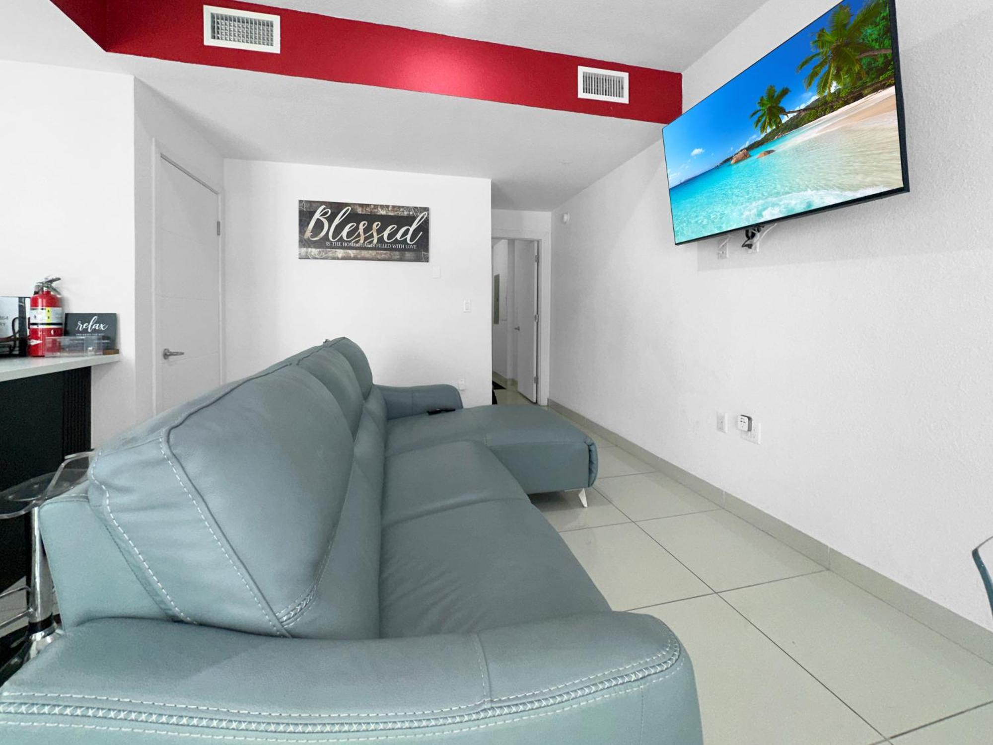 Vacay Spot Experience Luna Sky! 65" Tv Bar, Bbq, Shower Massage Jets, Music, Go To Fl Keys 홈스테드 외부 사진