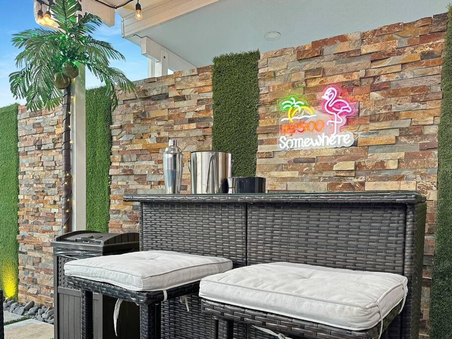 Vacay Spot Experience Luna Sky! 65" Tv Bar, Bbq, Shower Massage Jets, Music, Go To Fl Keys 홈스테드 외부 사진